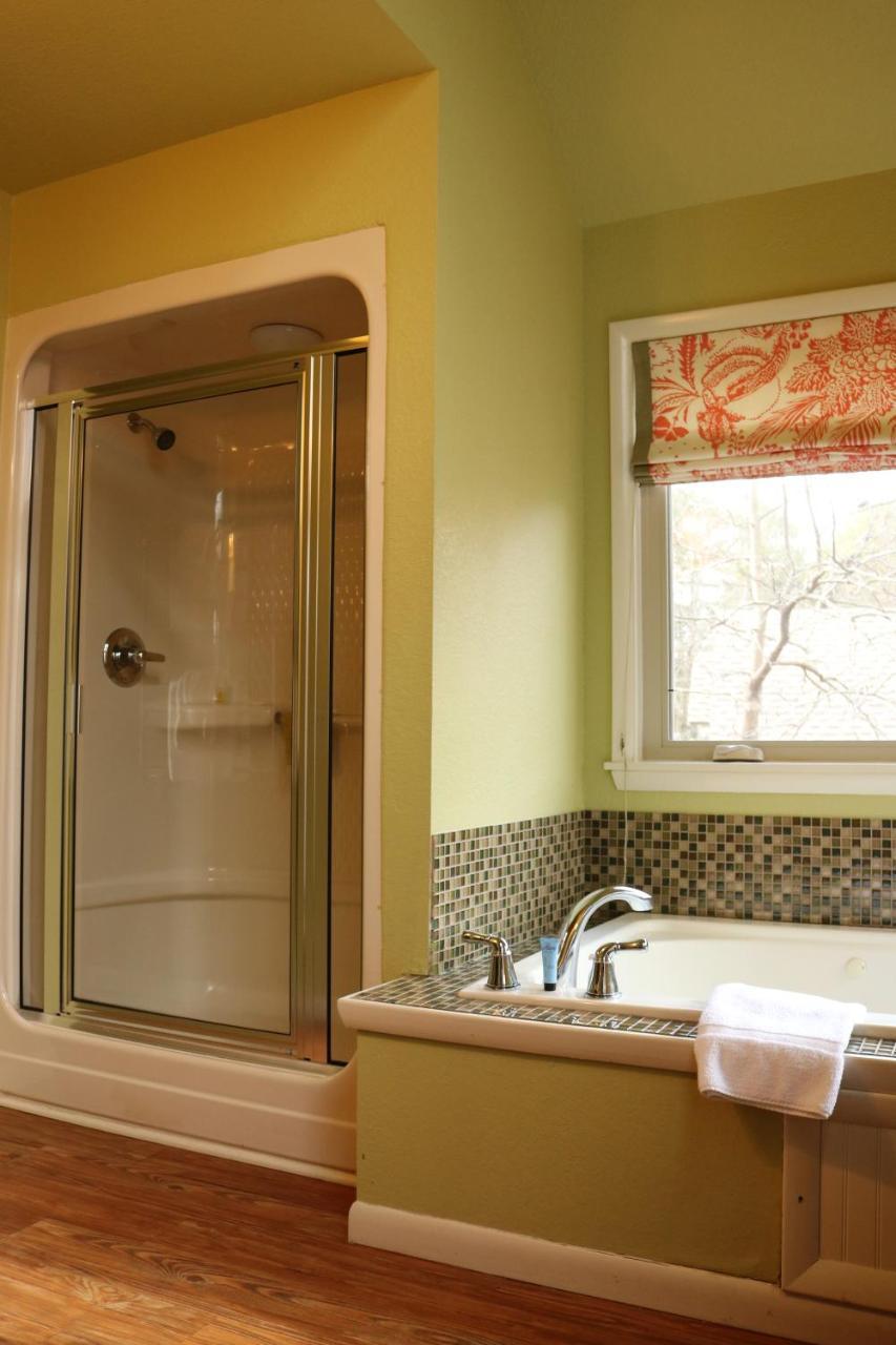 The Grand Treehouse Resort Eureka Springs Exteriör bild